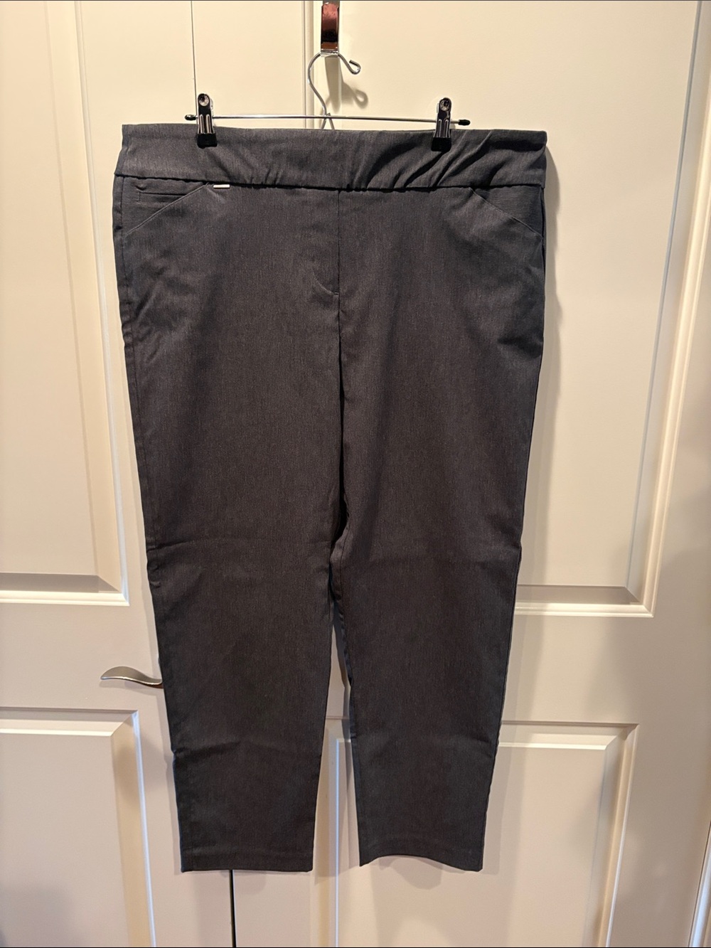 Dark Gray Women's EP Pro Pull-On Compress Ankle Pants